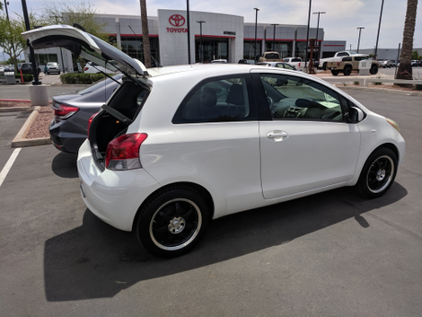 Illustration for article titled Oppo Quick Take: 2009 Toyota Yaris Manual / 2019 Toyota Corolla Hatch Manual